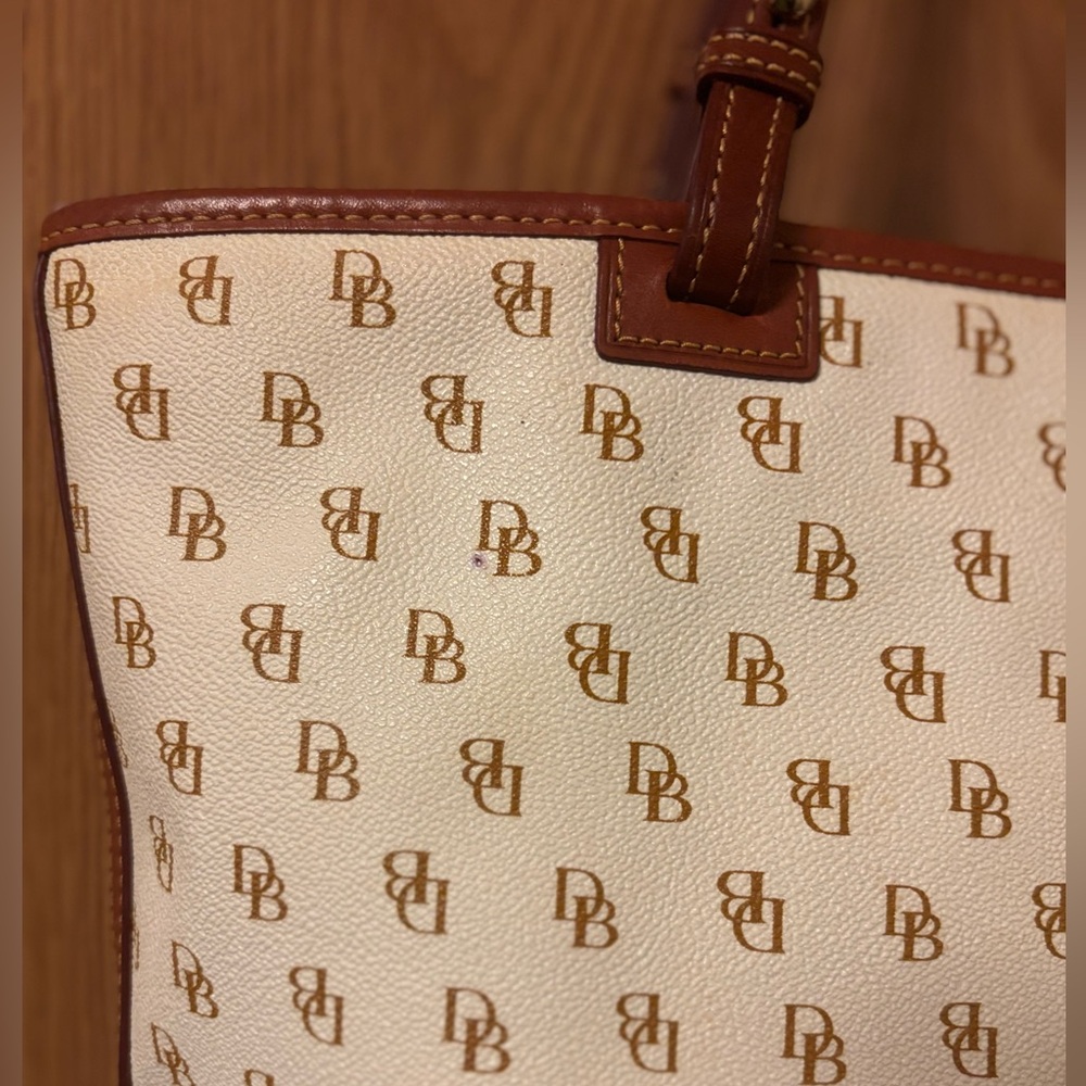 Dooney & Bourke shoulder purse - Picture 9 of 9